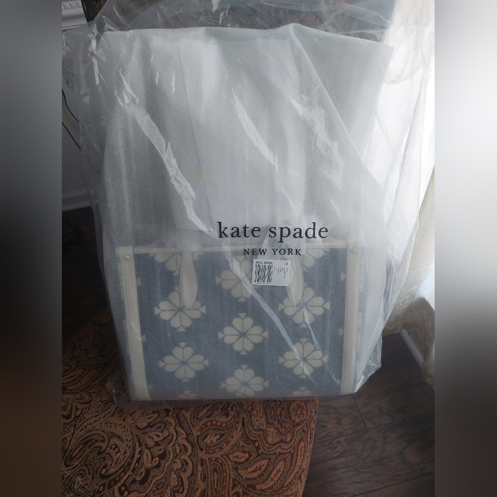 Kate spade denim flower medium tote - Picture 6 of 6